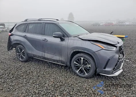 2022 Toyota Highlander Xse z USA, uszkodzony, nr VIN 5TDLZRBH0NS256346